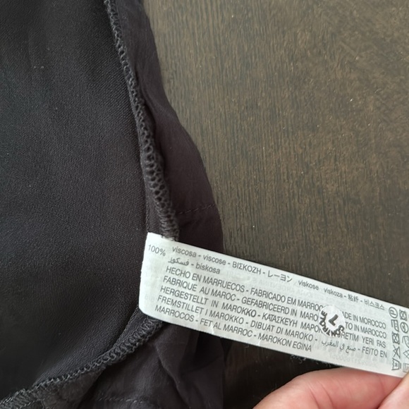 Zara flowy black high rise shorts size XL - Picture 2 of 4